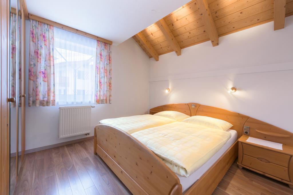 Haus Meneweger Apartamento Flachau Exterior foto