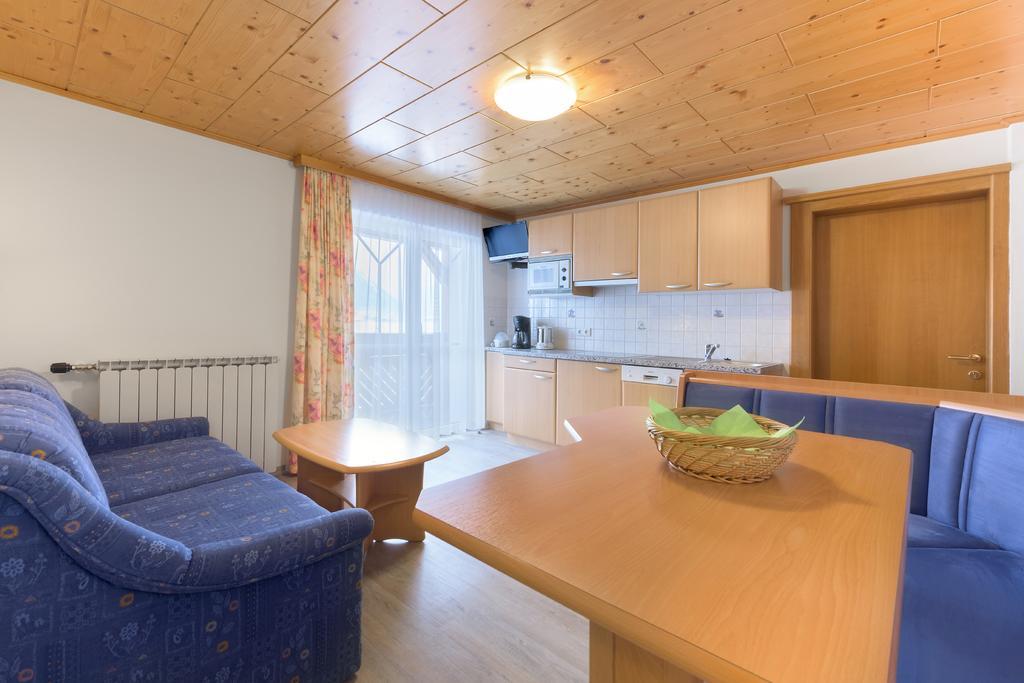Haus Meneweger Apartamento Flachau Exterior foto