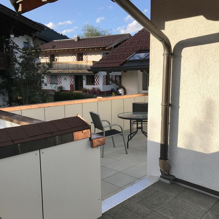 Haus Meneweger Apartamento Flachau Exterior foto